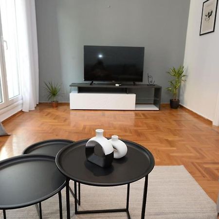 Minimal Apartment In Koukaki Athens Exterior photo