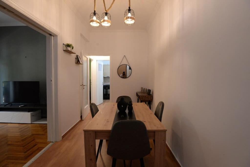 Minimal Apartment In Koukaki Athens Exterior photo