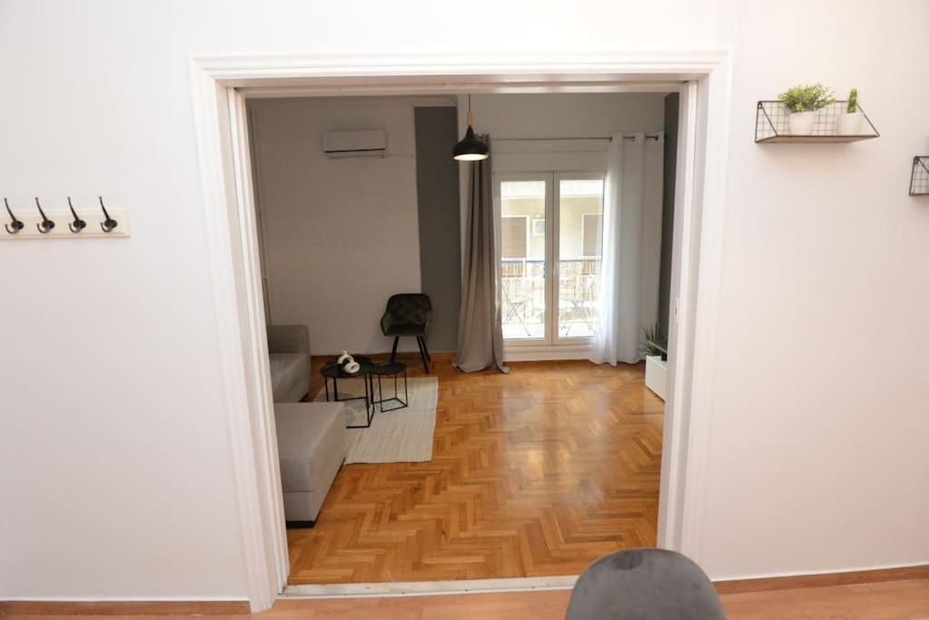 Minimal Apartment In Koukaki Athens Exterior photo