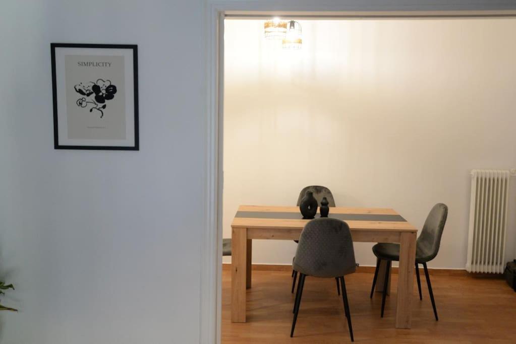 Minimal Apartment In Koukaki Athens Exterior photo